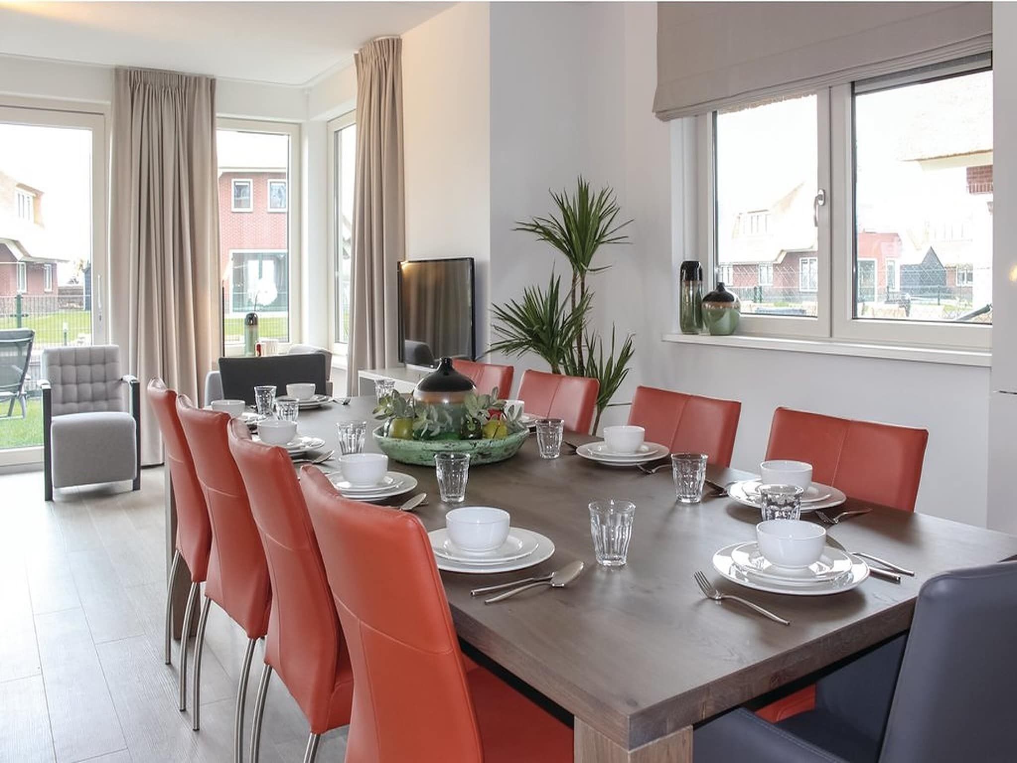 De eetkamer van Recreatiepark Idskenhuizen 9 in Idskenhuizen