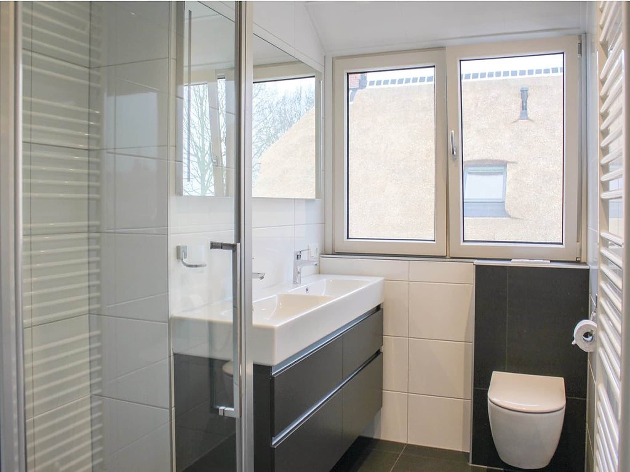 De badkamer van Recreatiepark Idskenhuizen 10 in Idskenhuizen