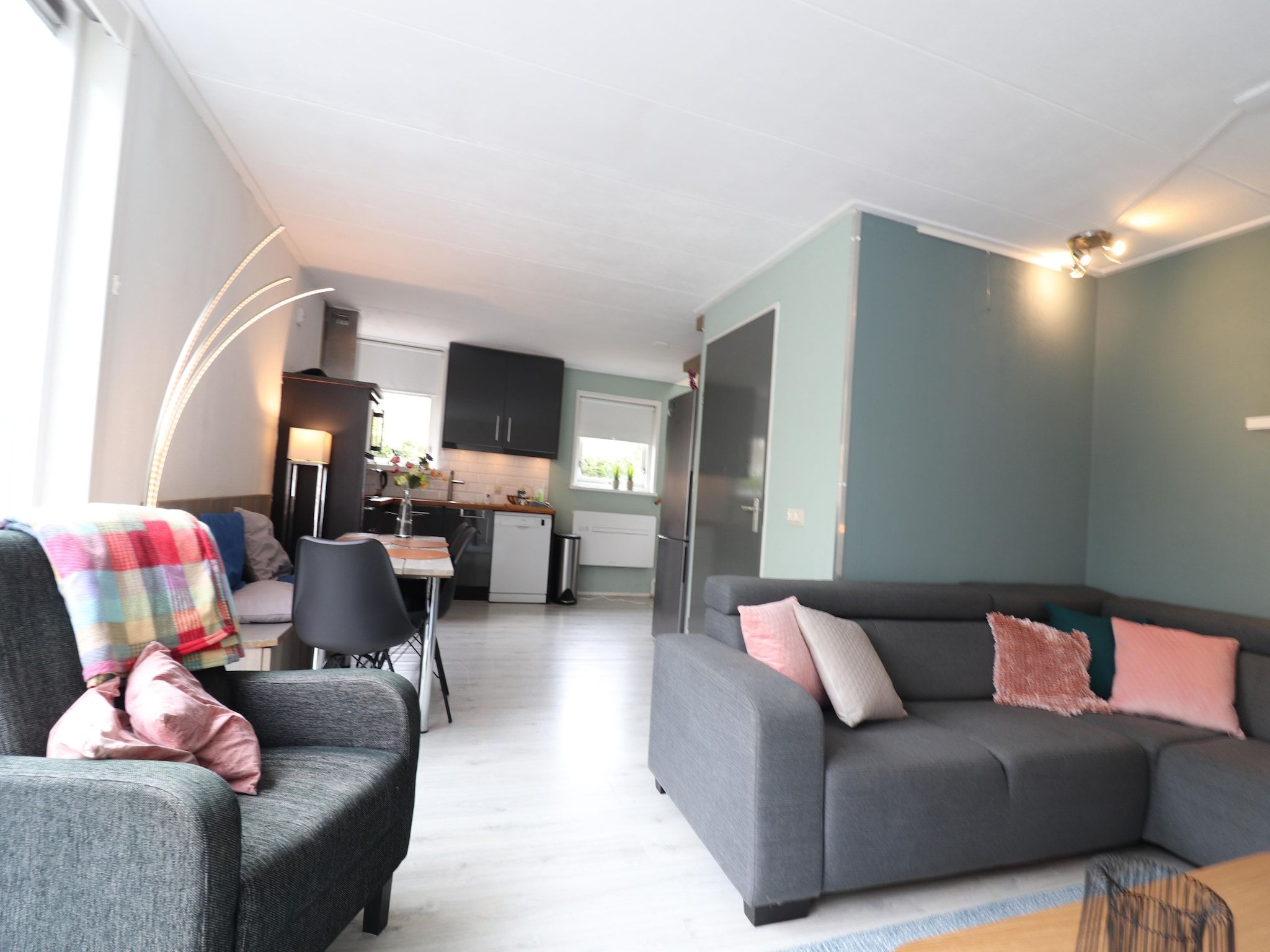 De woonkamer van Yn'e Lijte 105 in Grou