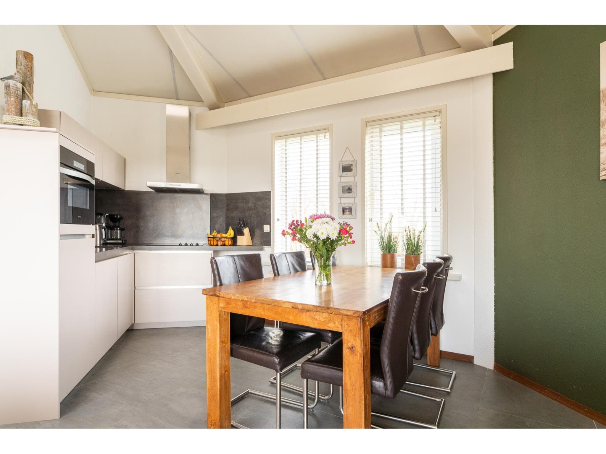 De keuken van Golfvilla 39 Wellness in Hollum