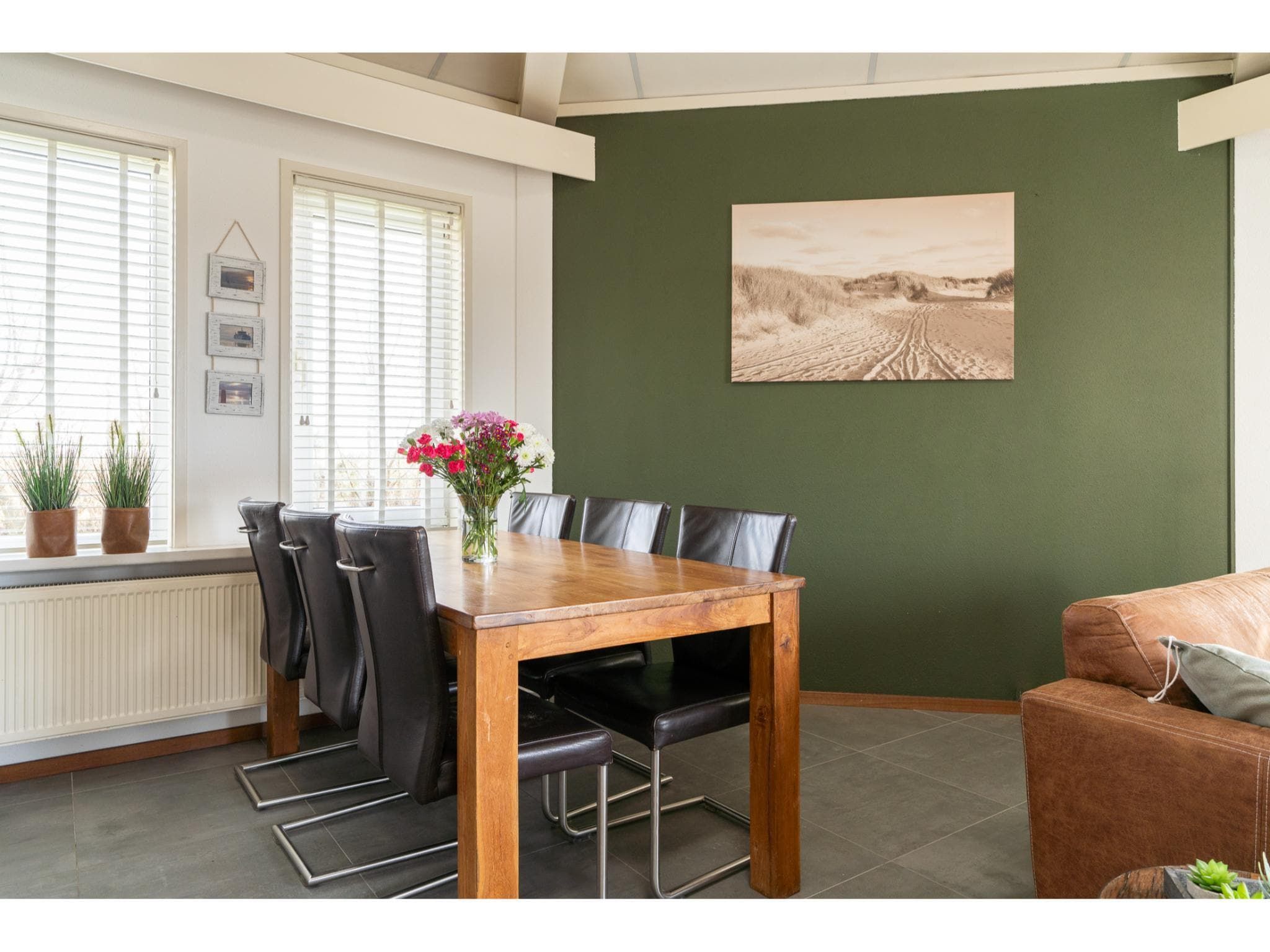 De eetkamer van Golfvilla 39 Wellness in Hollum