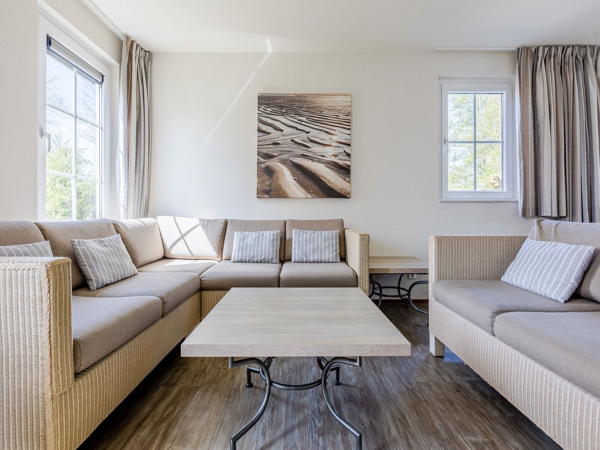 De woonkamer van Noordzee Residence Cadzand-Bad 26 in Cadzand-Bad