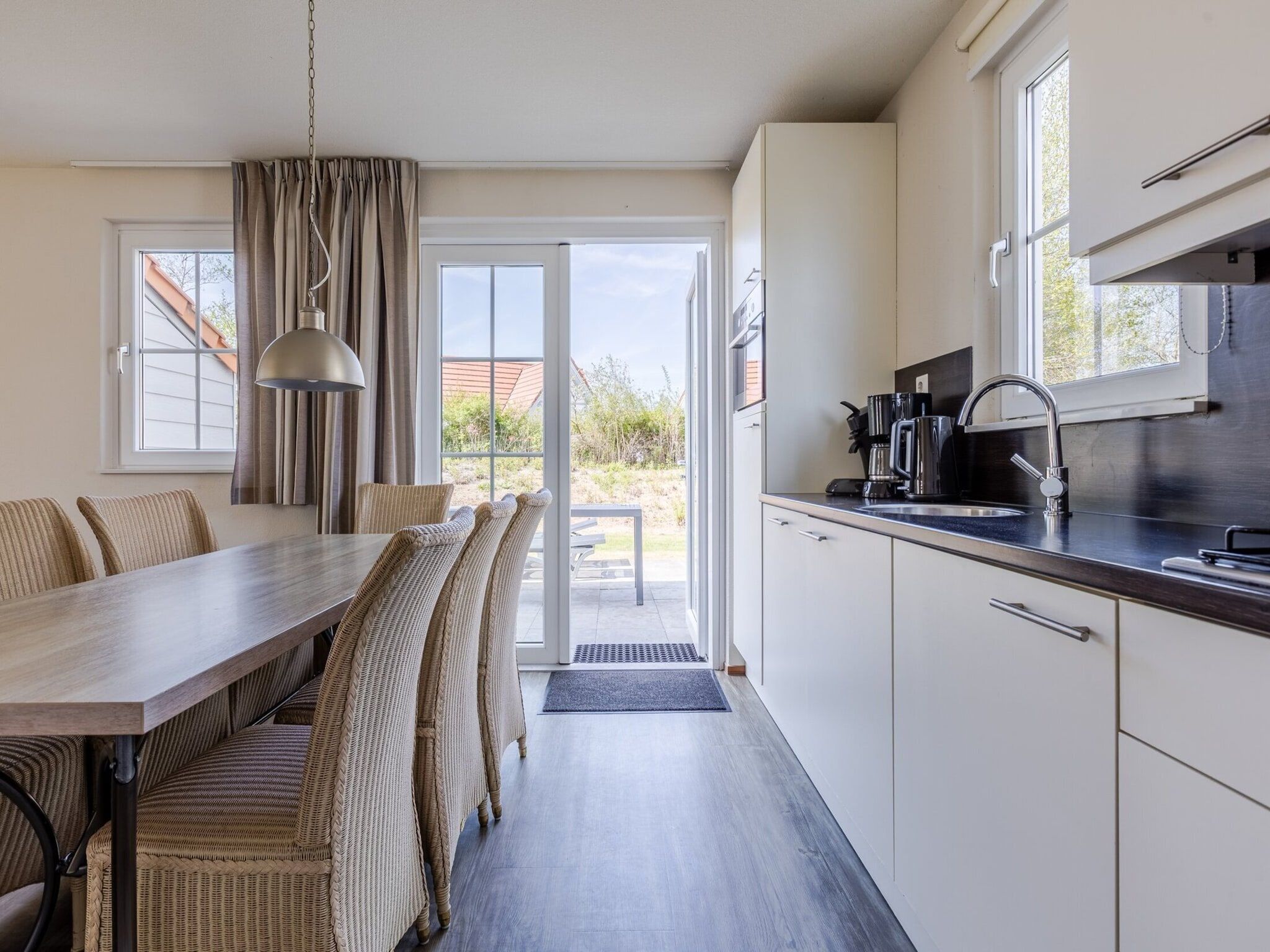 De keuken van Noordzee Residence Cadzand-Bad 26 in Cadzand-Bad