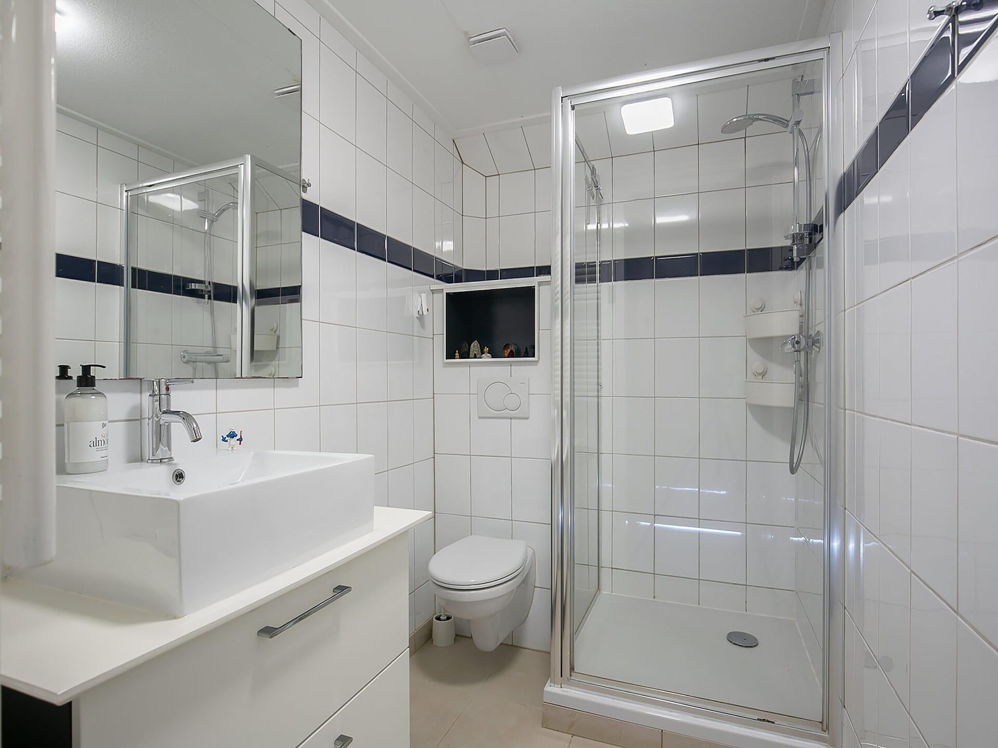 De badkamer van Yn'e Lijte 110 in Grou