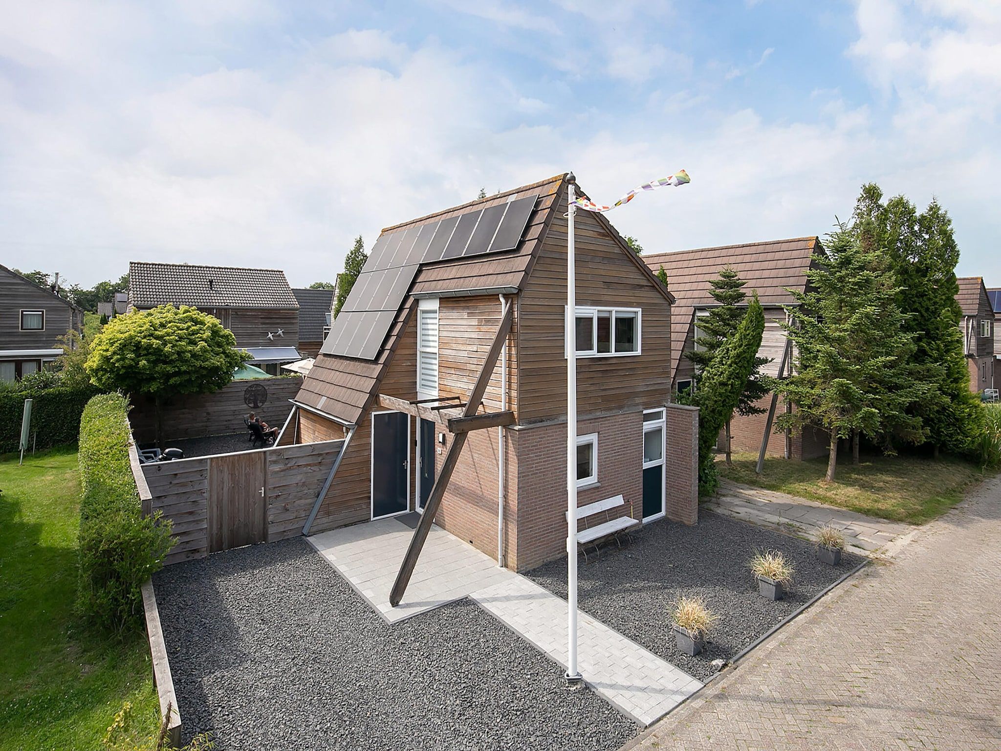 De buitenkant van Yn'e Lijte 110 in Grou