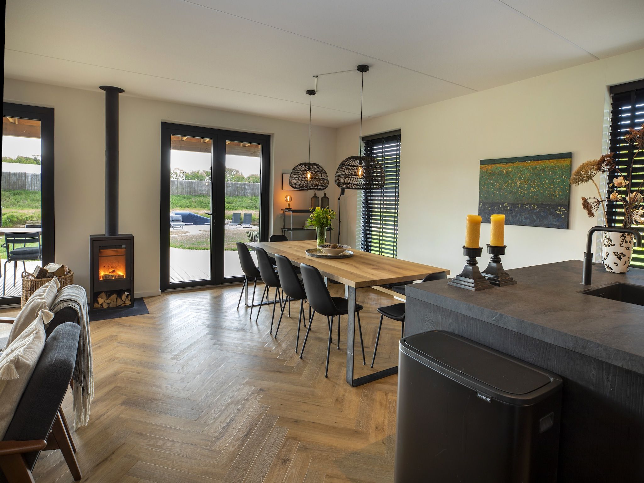 De eetkamer van Landgoed Eysinga State 7 in Sint Nicolaasga