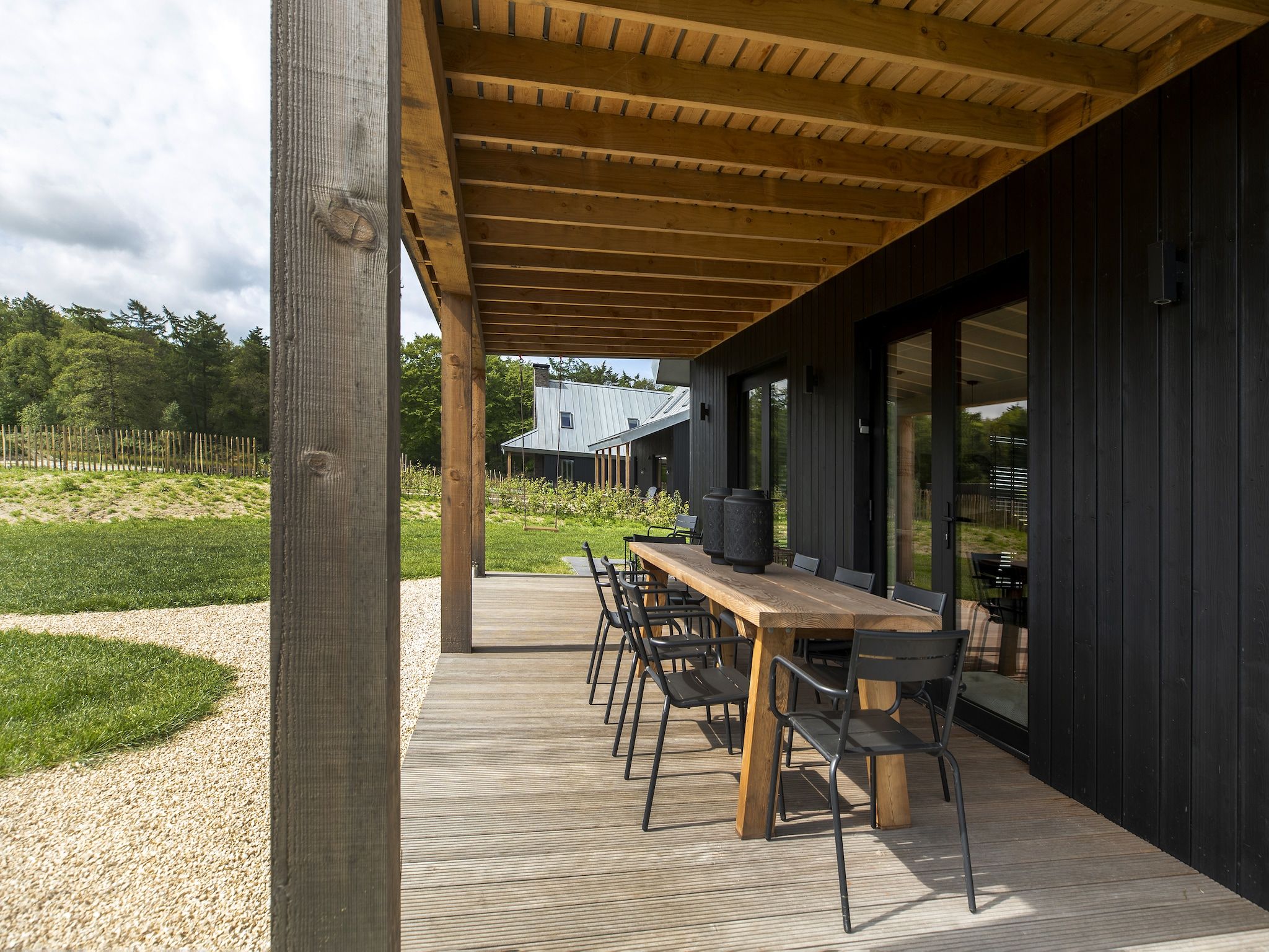 Het terras van Landgoed Eysinga State 7 in Sint Nicolaasga