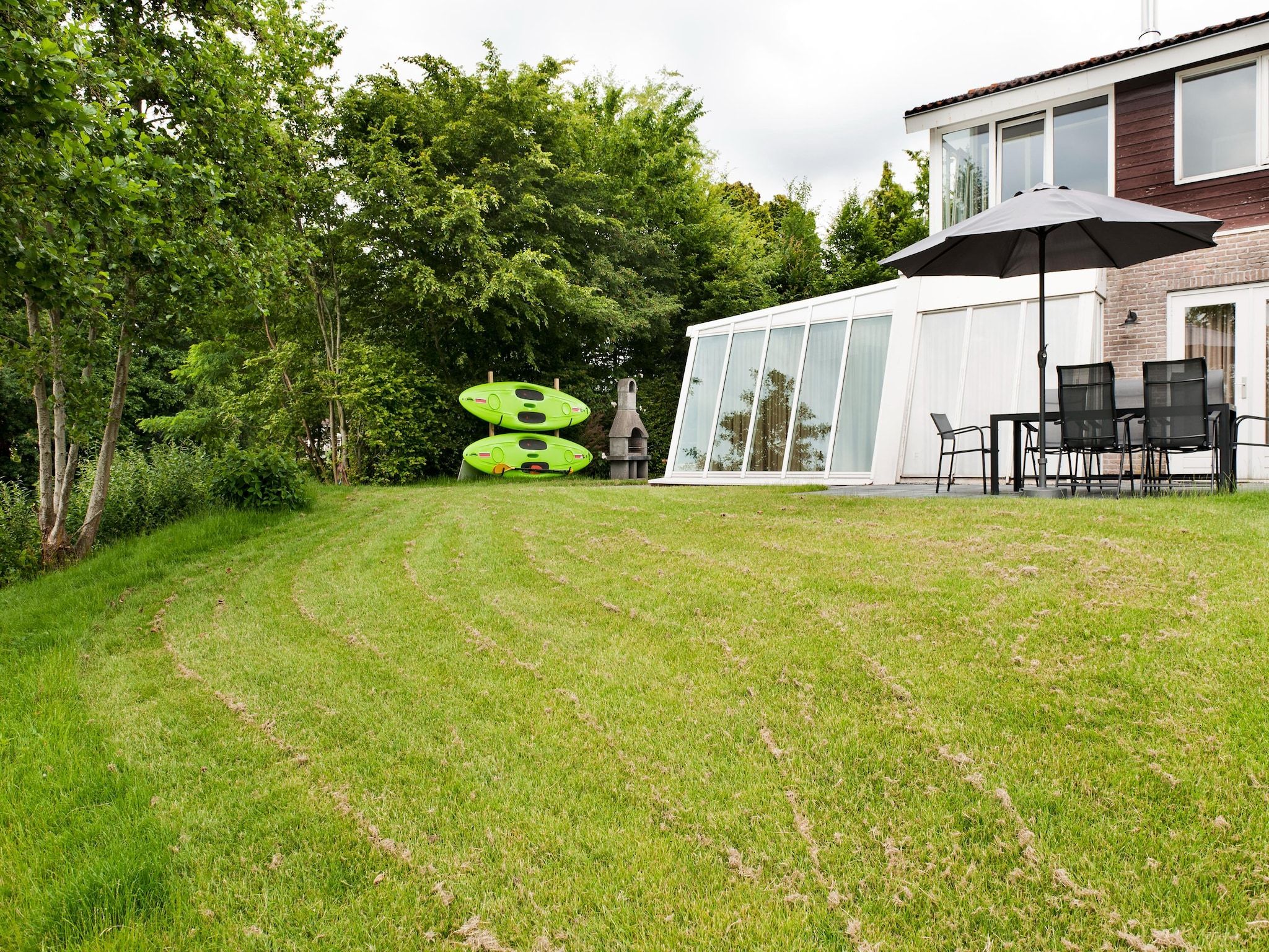 De buitenkant van 8 pers Metbroekhuis Wellness de luxe met sauna & buitenspa in Groningen