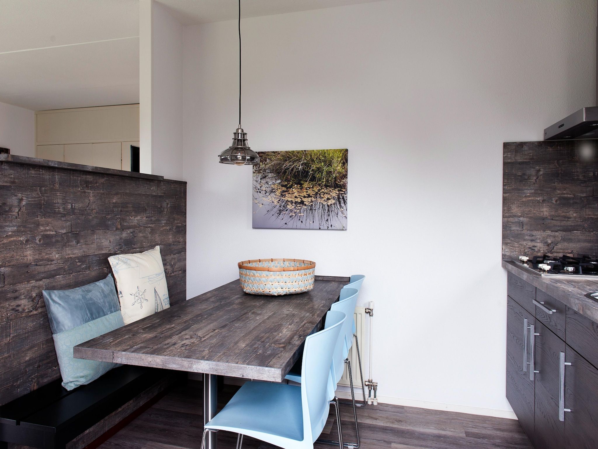 De keuken van Tobke Wellness de luxe VIP met sauna met buitenspa in Friesland