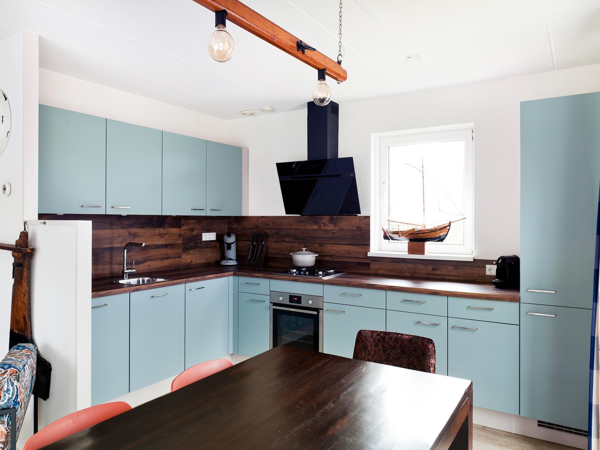 De keuken van Grand Fisker Wellness de luxe met sauna buitenspa & sloep seizoensgebonden in Friesland