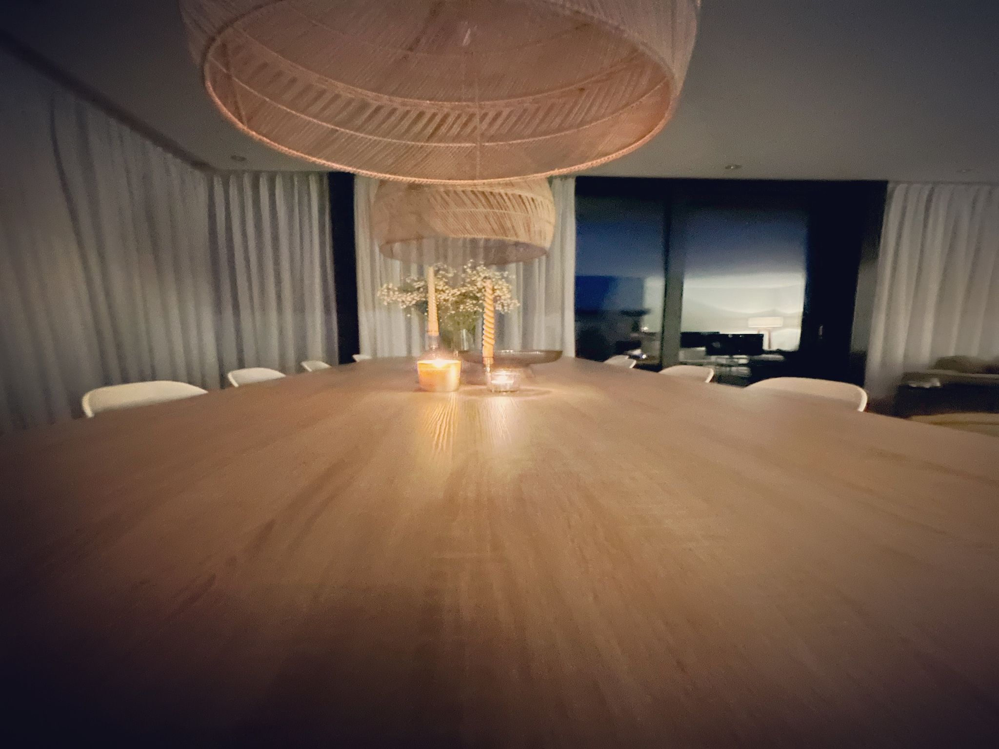 De eetkamer van Harbour Village 15 in Arnemuiden