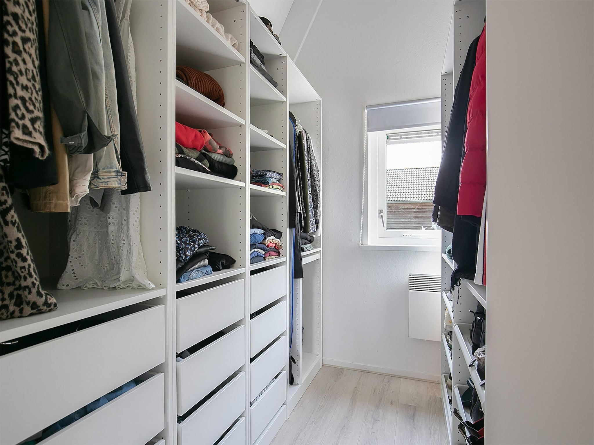 Een slaapkamer van Combinatie nr 105 en 110 in Grou