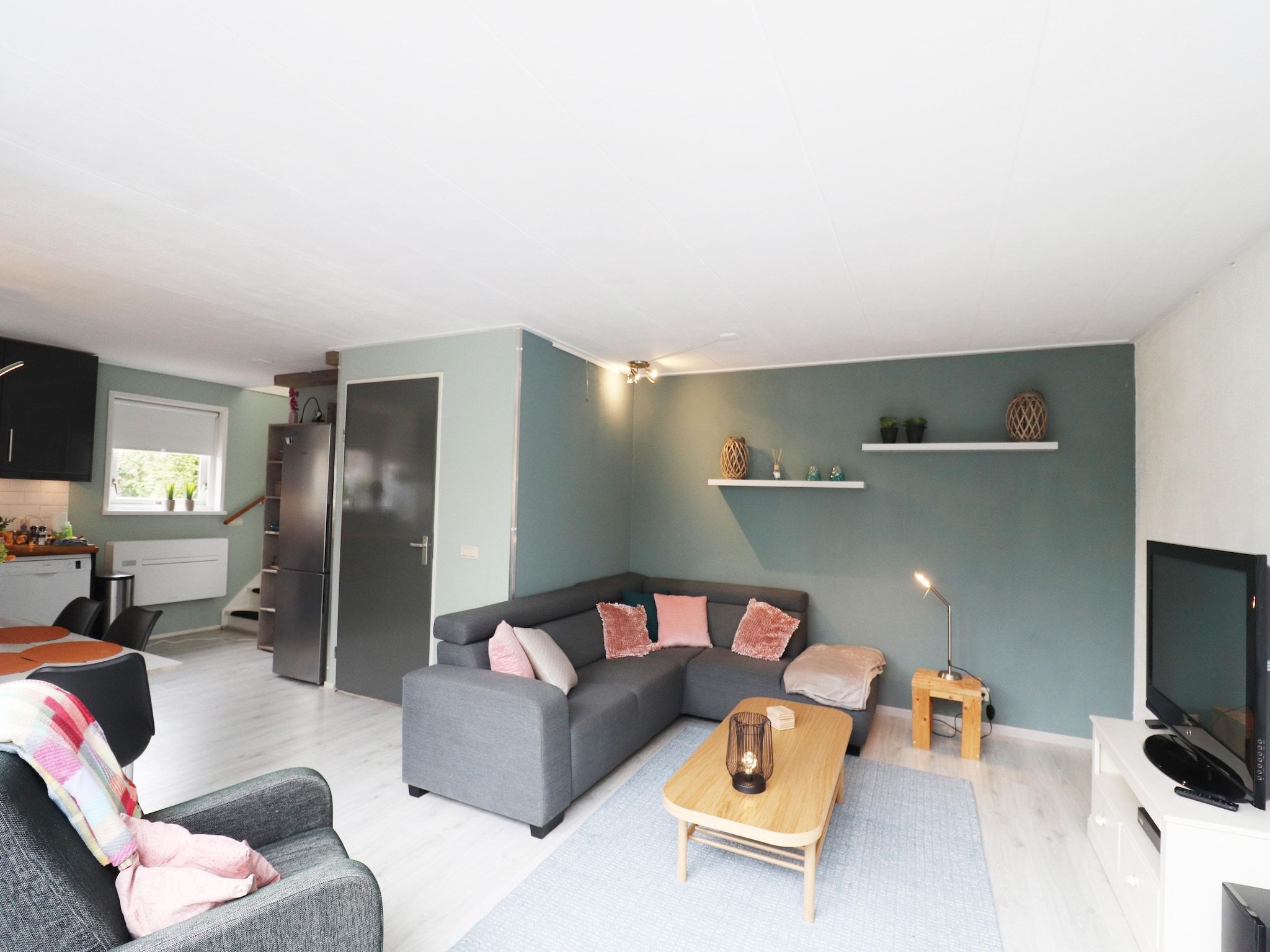 De woonkamer van Combinatie nr 105 en 110 in Grou