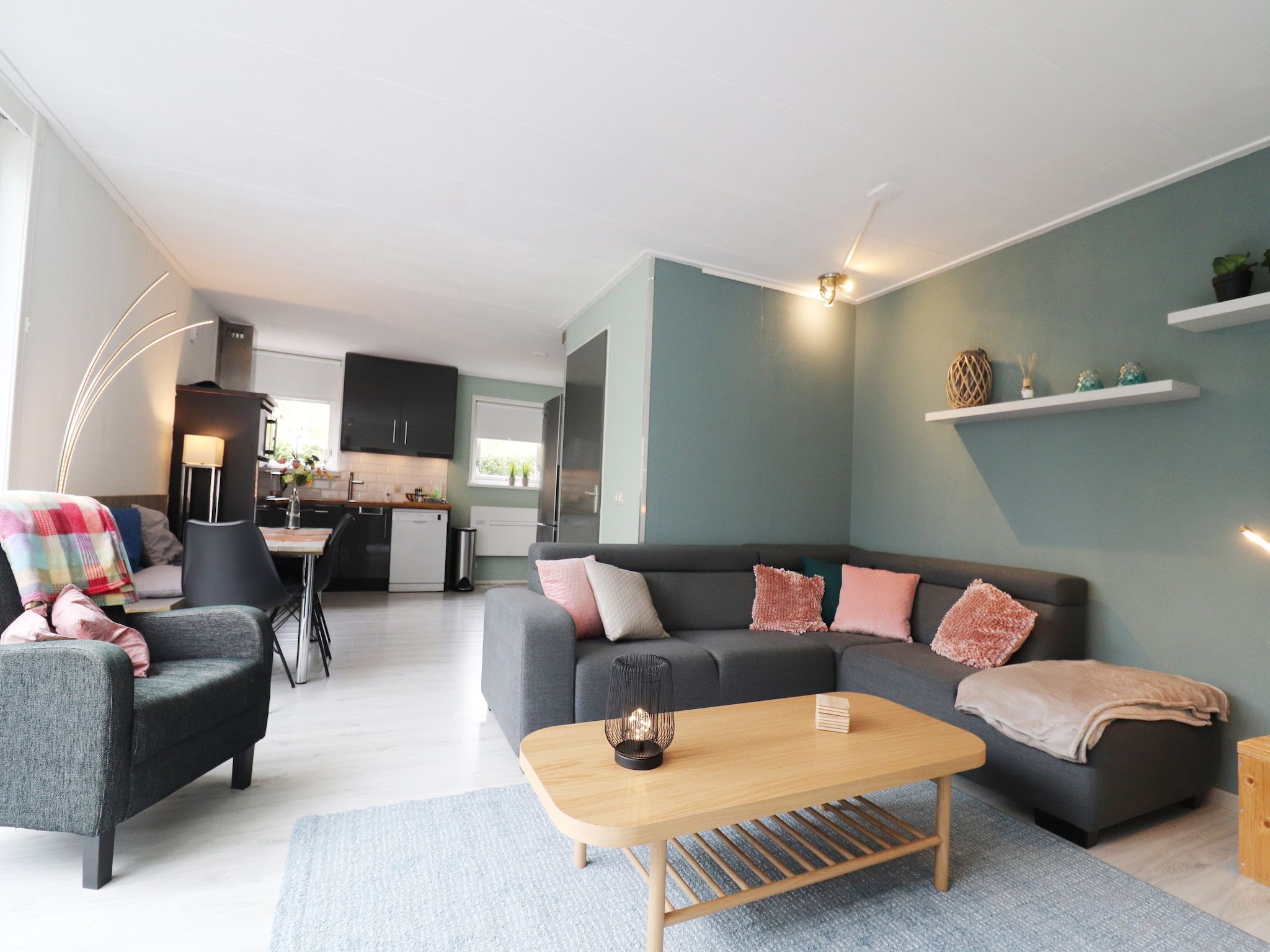 De woonkamer van Combinatie nr 105 en 110 in Grou