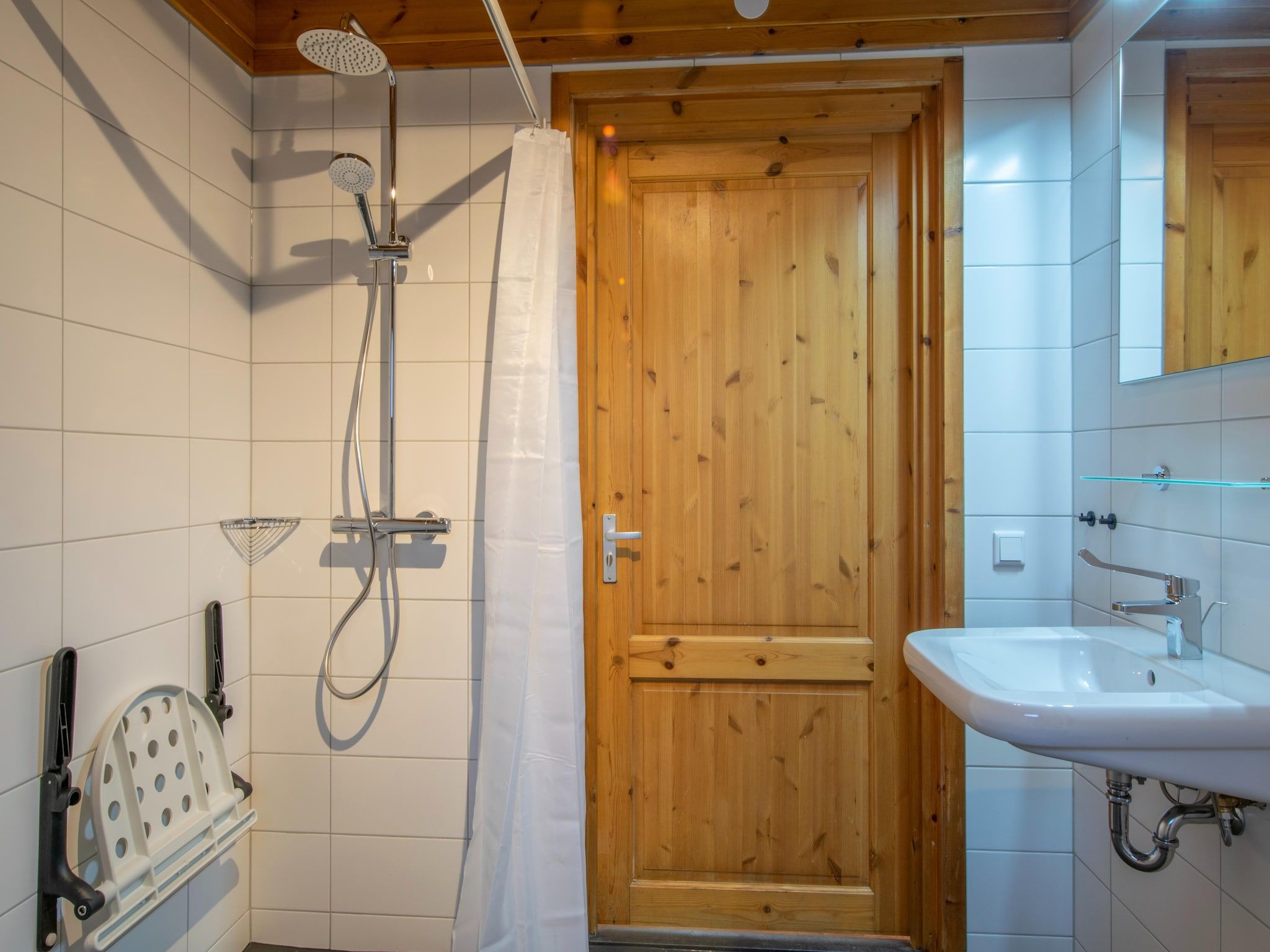 De badkamer van Vakantiepark Klein Vink 22 in Arcen