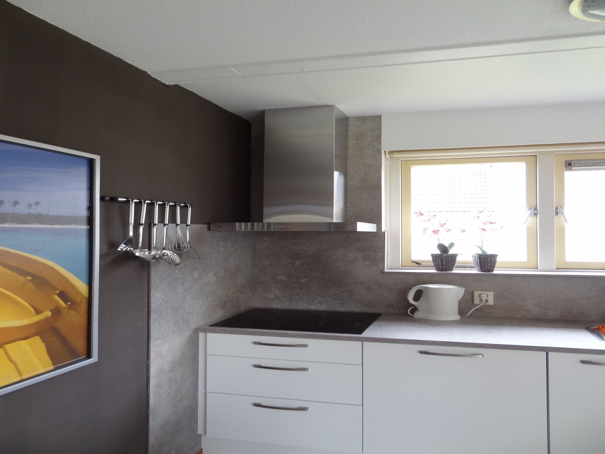 De keuken van Villapark De Oesterbaai 85 in Wemeldinge