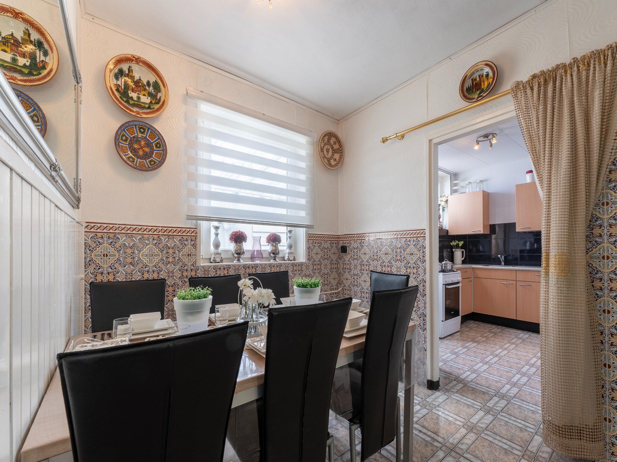 De eetkamer van Vakantiewoning Aarab in Vlissingen