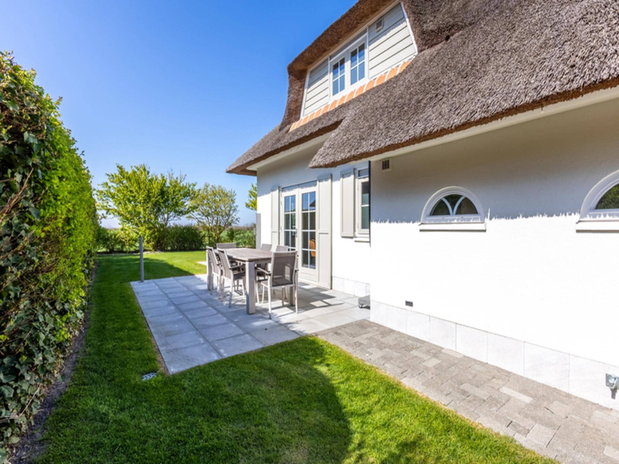 De tuin van Buitenhof Domburg  16 in Domburg