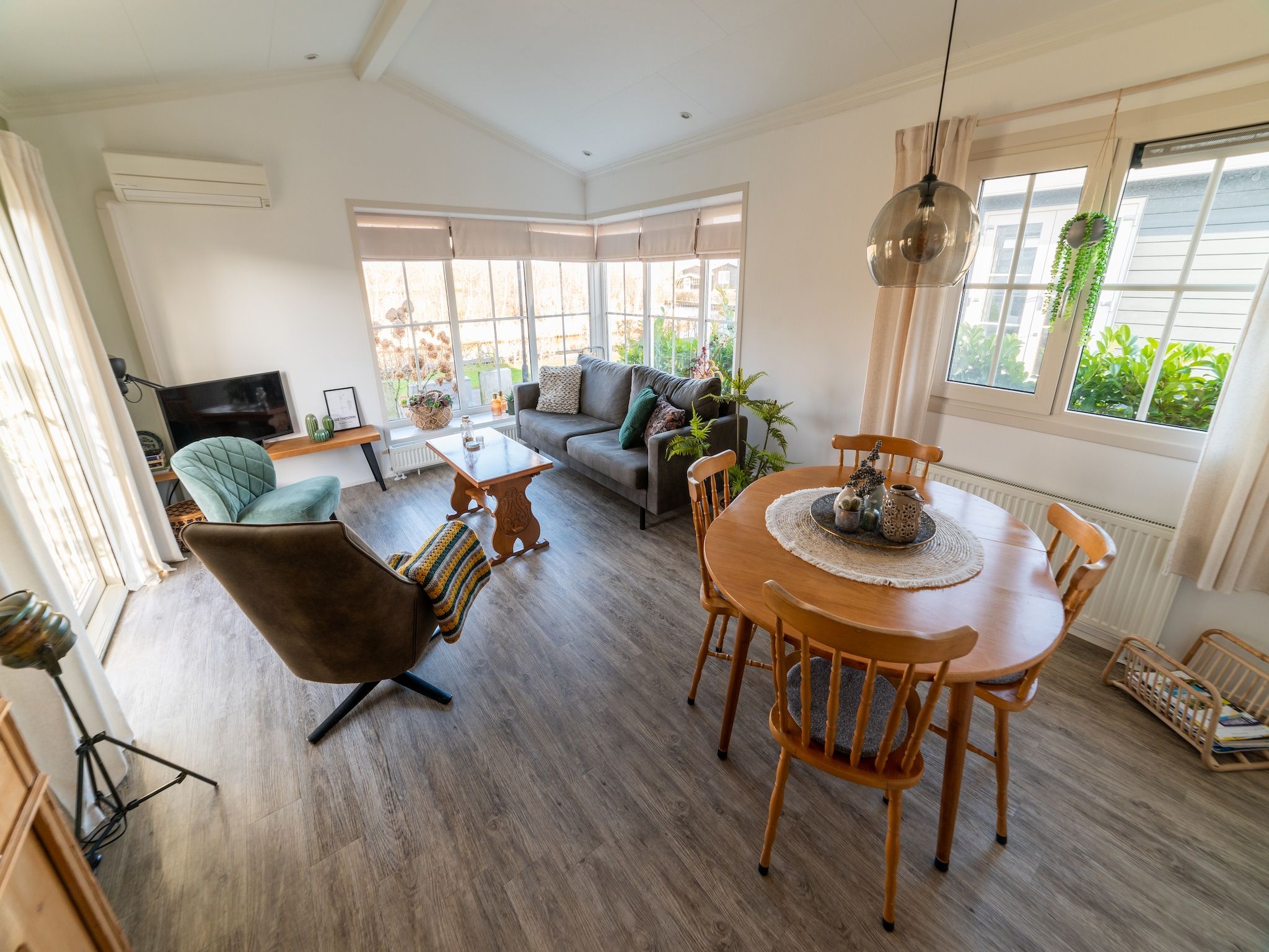 De eetkamer van Chalet Resort Venetie Giethoorn in Giethoorn