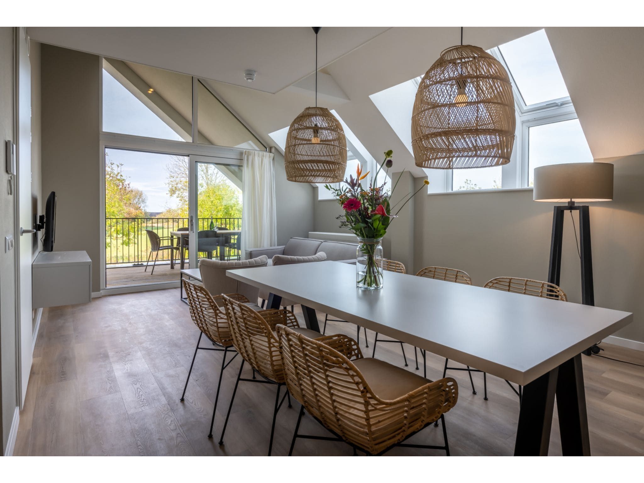 De woonkamer van Harbour Loft 2i Résidence Marina polderzijde in Kamperland