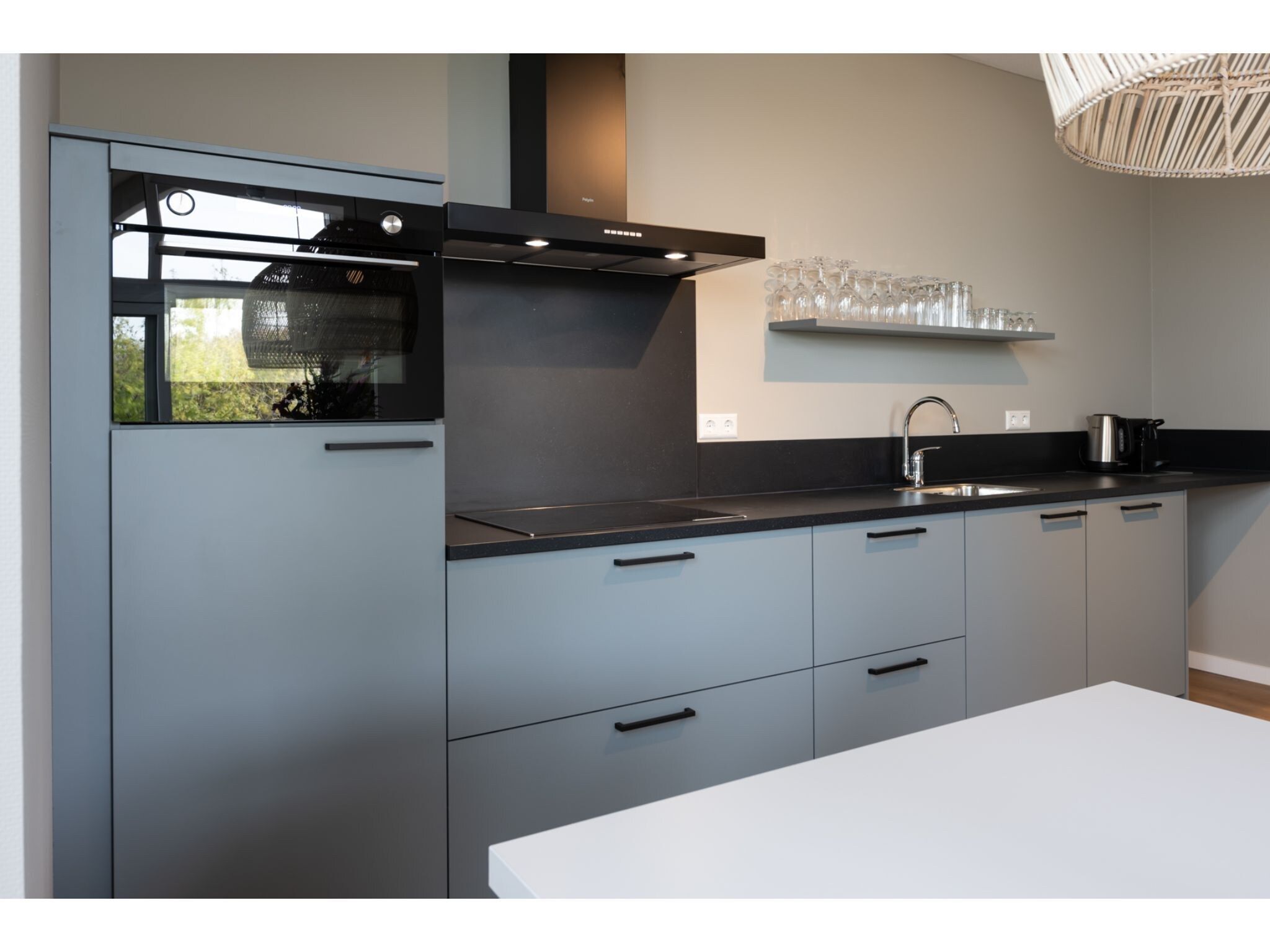 De keuken van Harbour Loft 2i Résidence Marina polderzijde in Kamperland