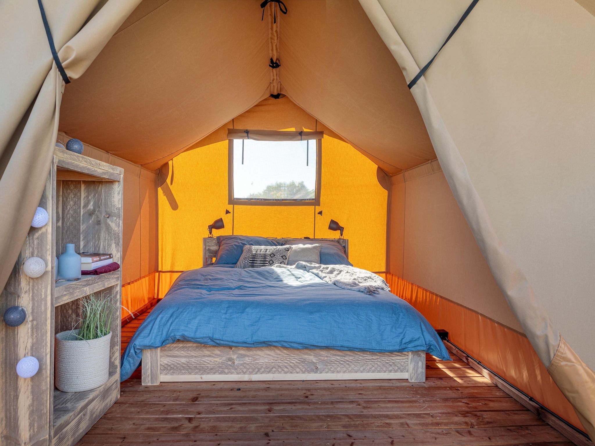 Een slaapkamer van Glamping Resort Lauwersmeer 1 in Vierhuizen