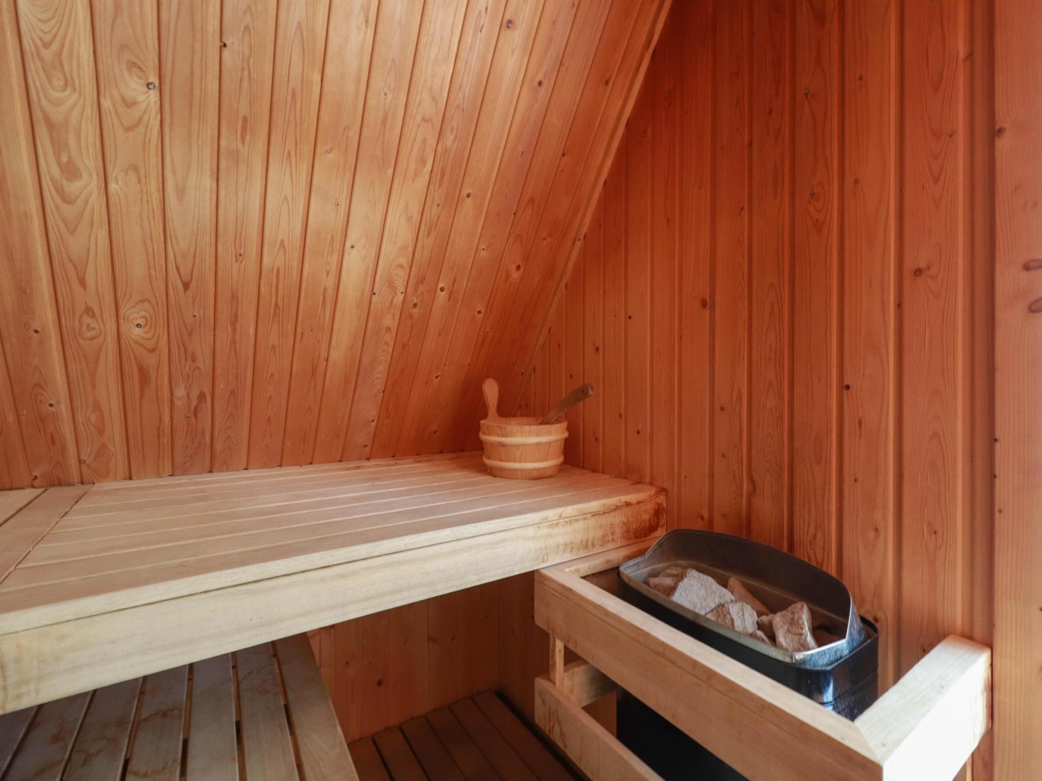 Wellness bij Beachvilla Royaal met Sauna - 10 personen in Makkum