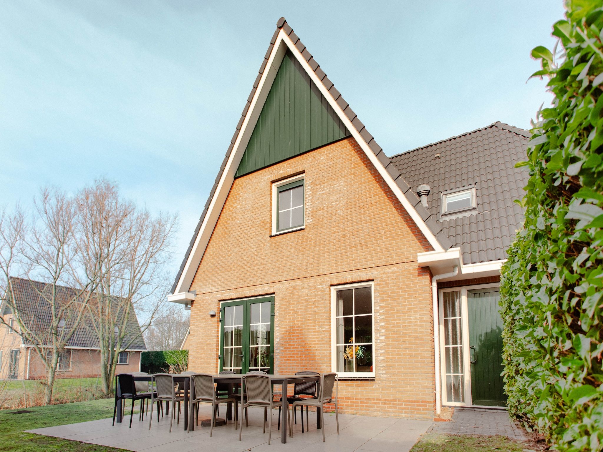 De buitenkant van Beachvilla Royaal met Sauna - 10 personen in Makkum