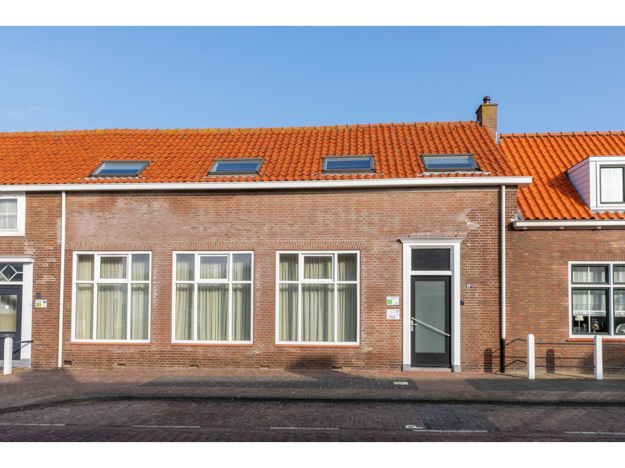 De buitenkant van Bovenappartement - Zuidstraat 111a in Westkapelle