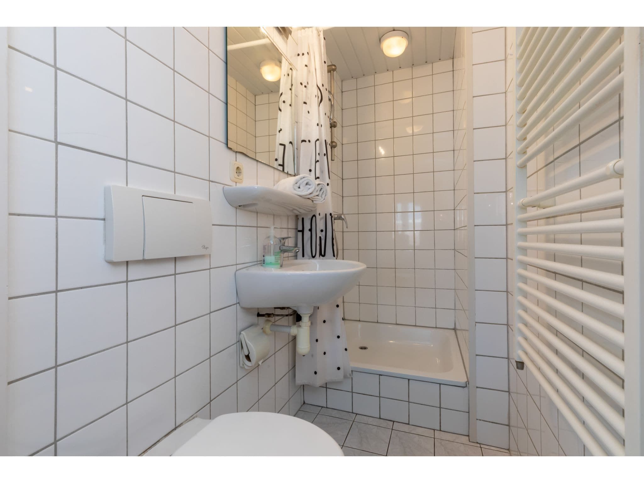 De badkamer van Studio - Zuidstraat 113 in Westkapelle