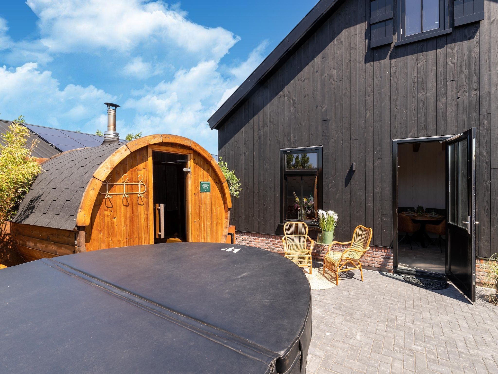 De buitenkant van Hazenborgh - Wagenboet in Callantsoog