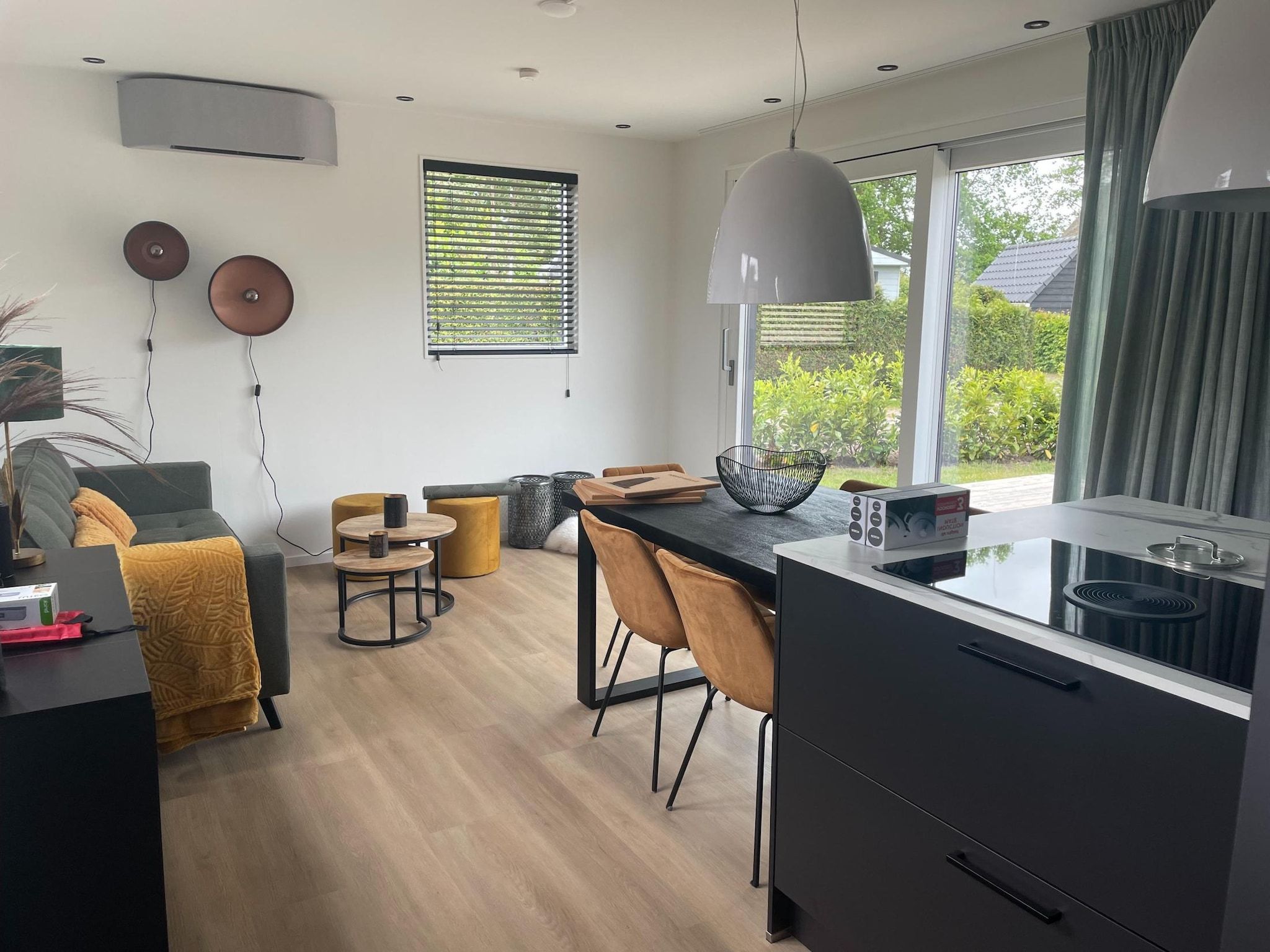 De eetkamer van Recreatiepark Idskenhuizen 11 in Idskenhuizen