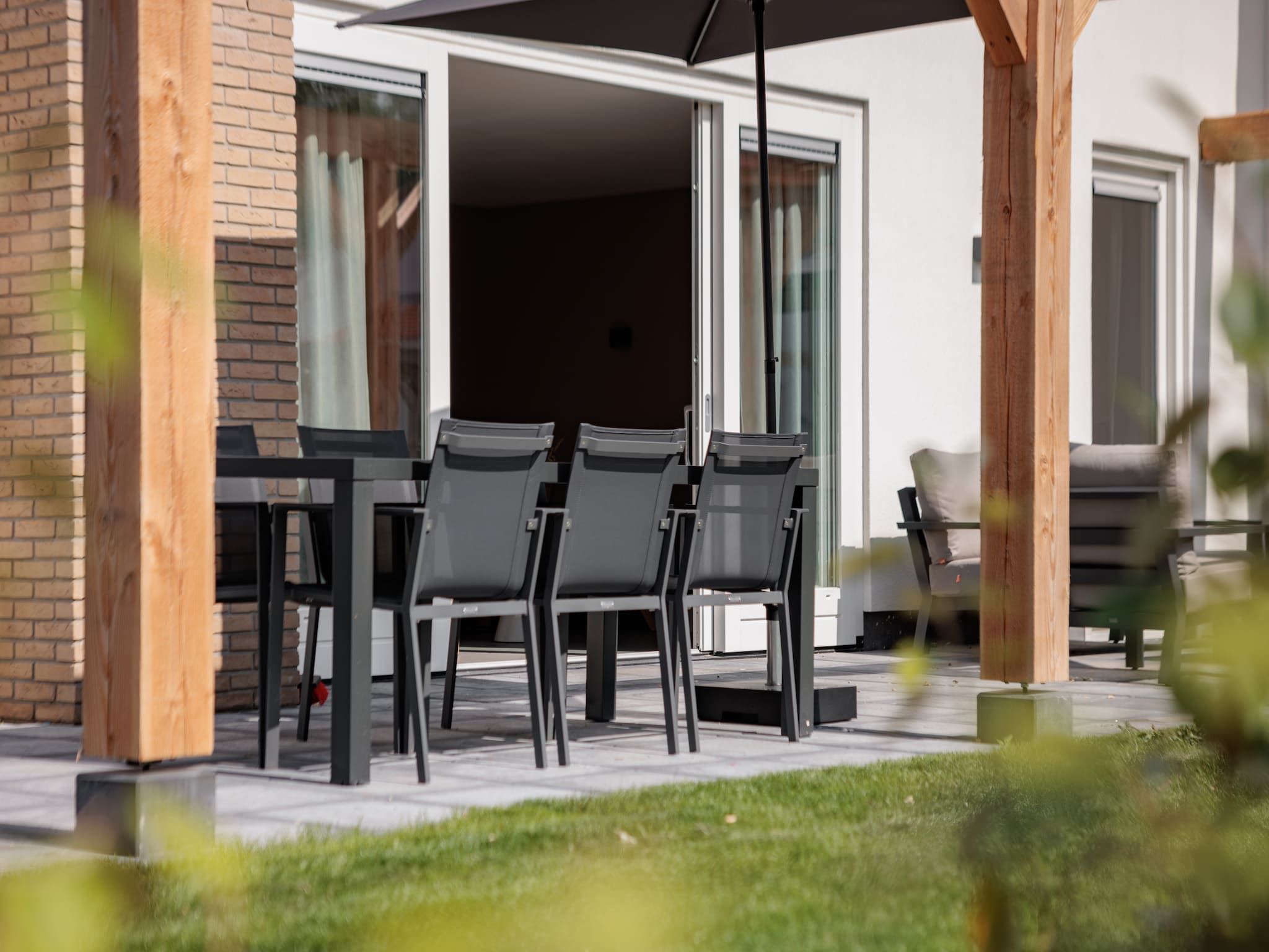 Het terras van Duinresort Dunimar 5 in Noordwijkerhout