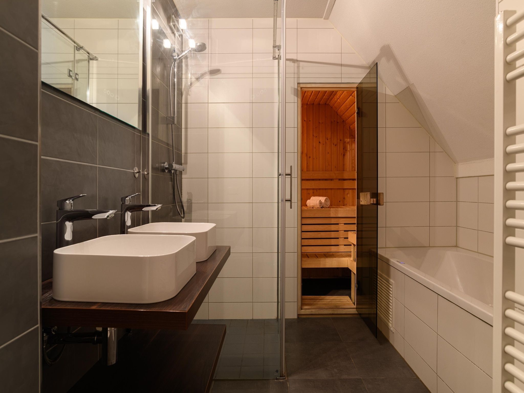 De badkamer van Resort Maastricht 39 in Maastricht