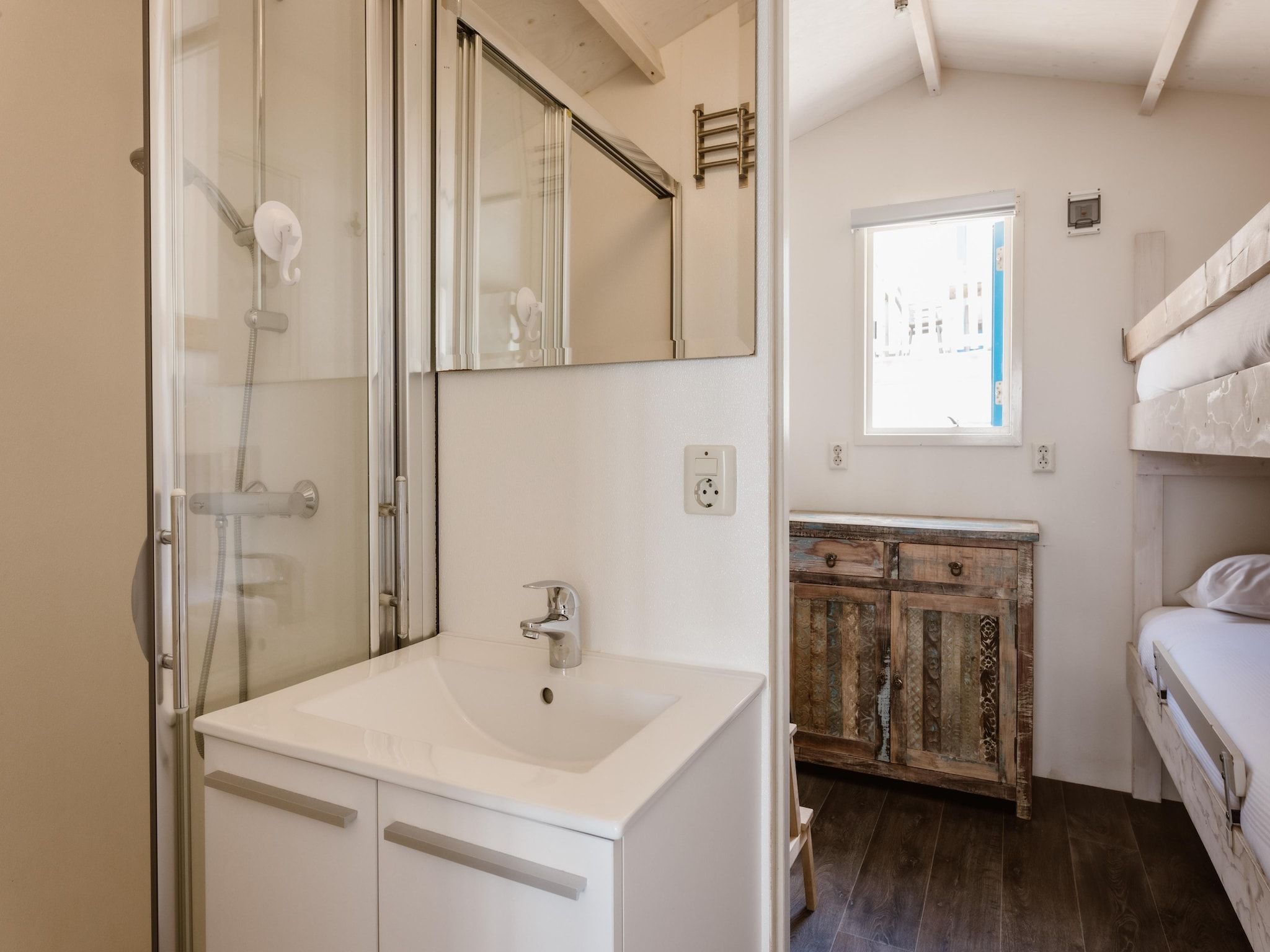 De badkamer van Resort Beach Houses Wijk aan Zee 6 in Wijk aan Zee