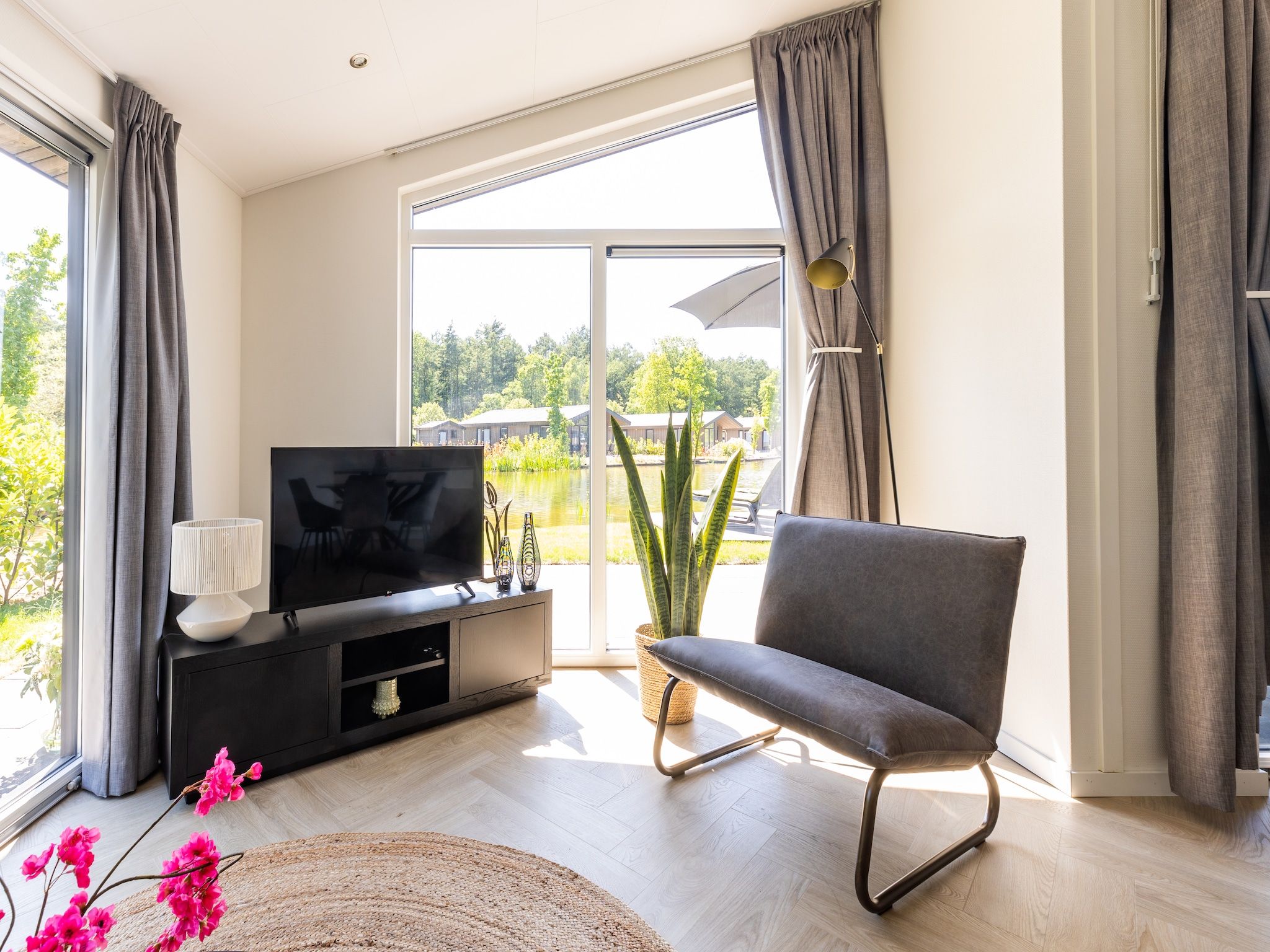 De woonkamer van Vakantiepark Molenvelden 8 in Veldhoven