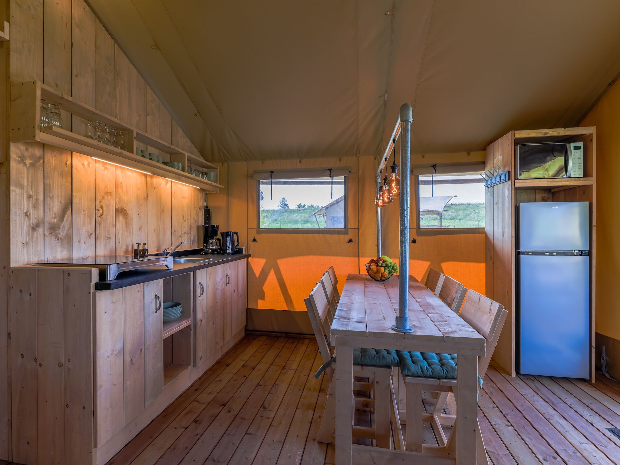 De keuken van Villavakantiepark IJsselhof 12 in Andijk