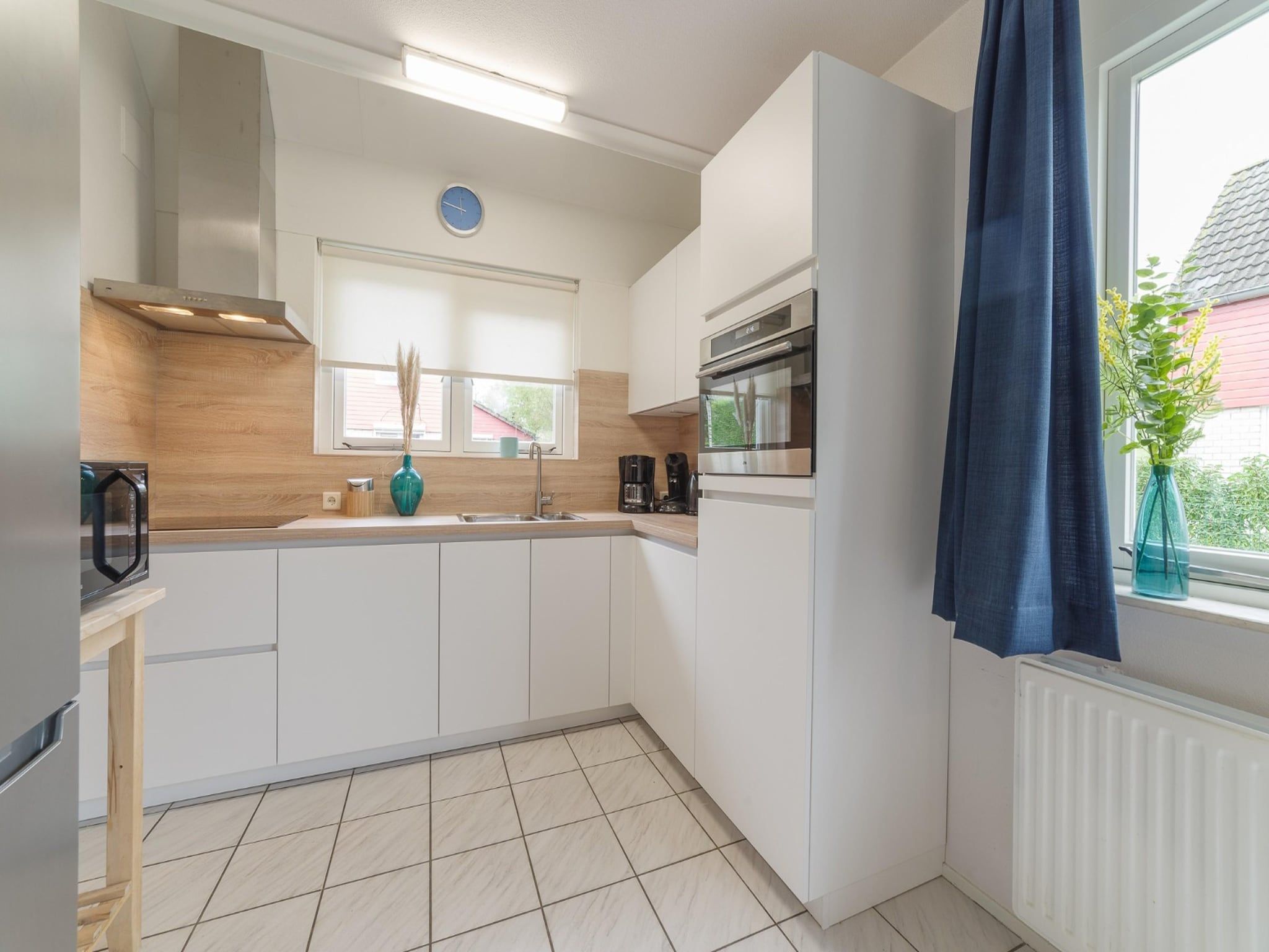 De keuken van Villapark De Oesterbaai 6 in Wemeldinge