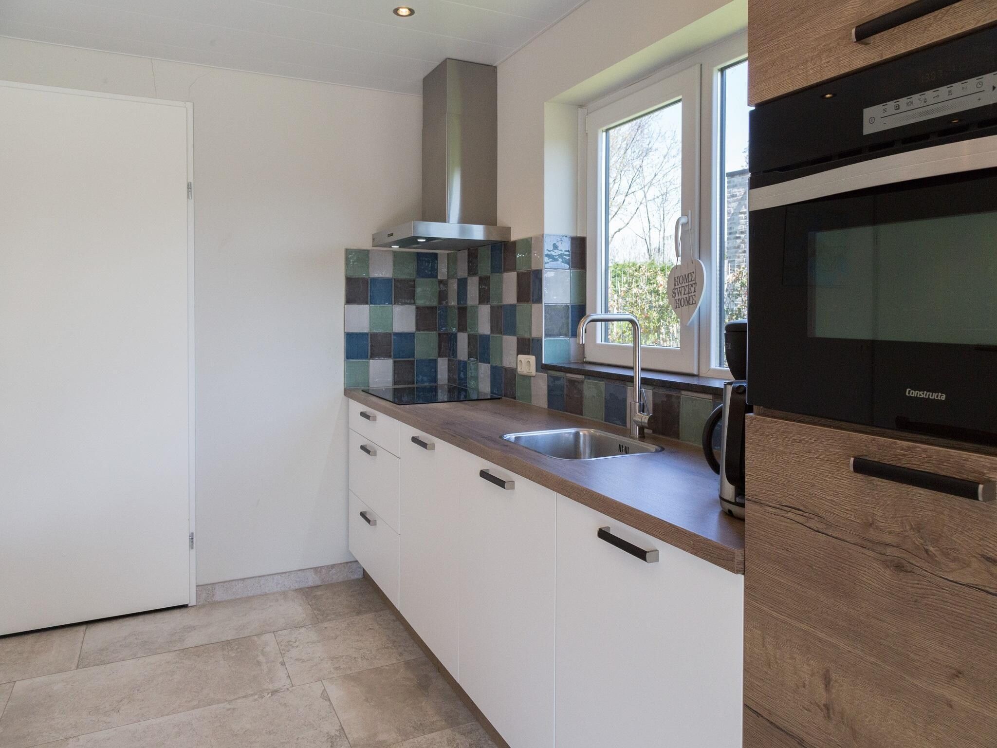 De keuken van Kustwoning Baarland in Zeeland in Baarland