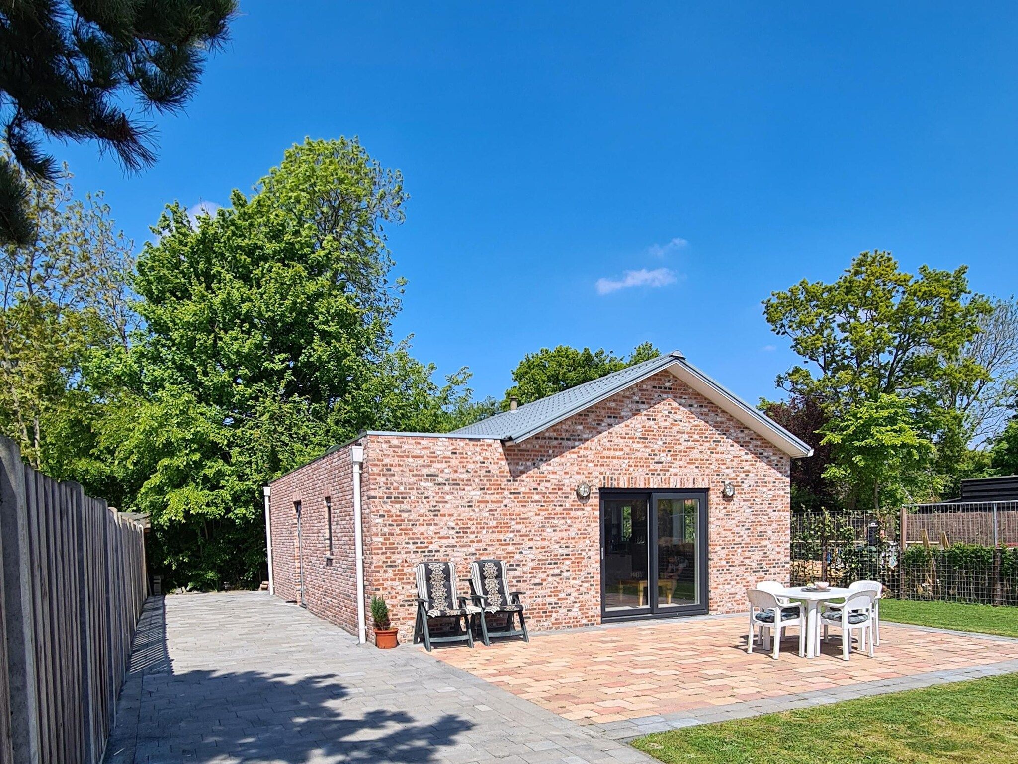 De buitenkant van Kustwoning Baarland in Zeeland in Baarland