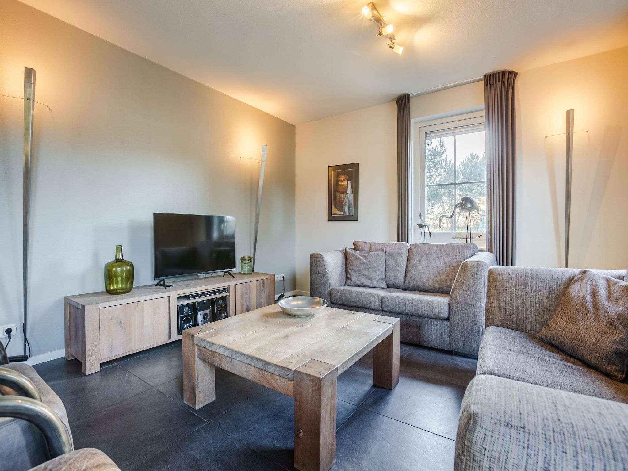 De woonkamer van Boomhiemke Engelsmanduinvilla 6 in Hollum
