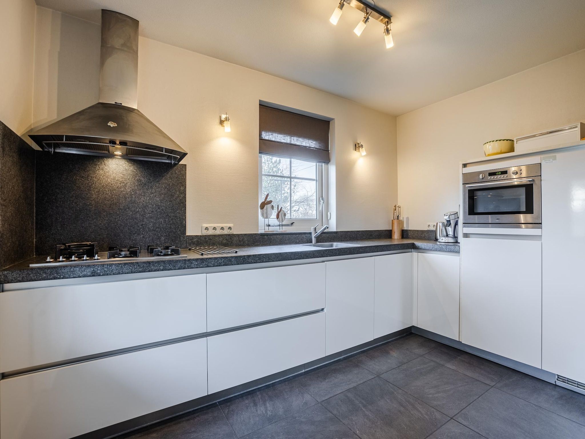 De keuken van Boomhiemke Engelsmanduinvilla 6 in Hollum