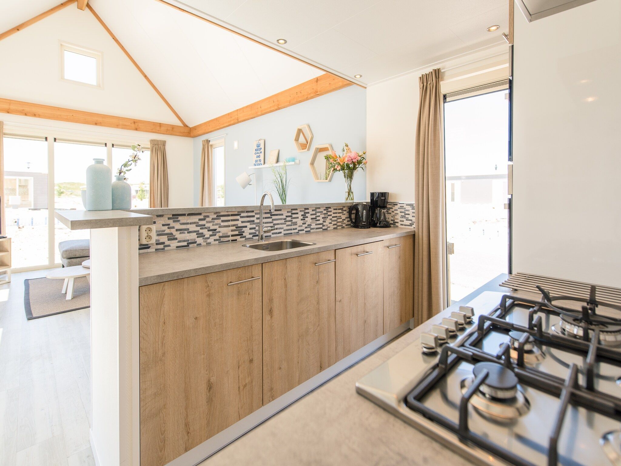 De keuken van Vakantiepark Boomhiemke 20 in Hollum