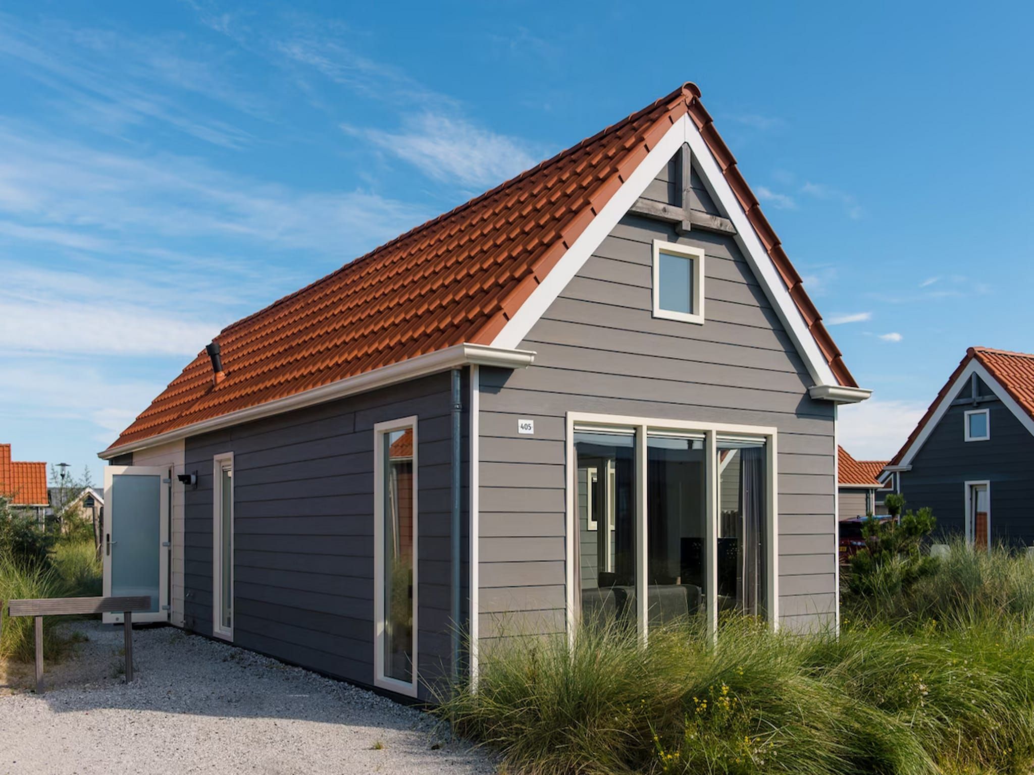 De buitenkant van Vakantiepark Boomhiemke 20 in Hollum