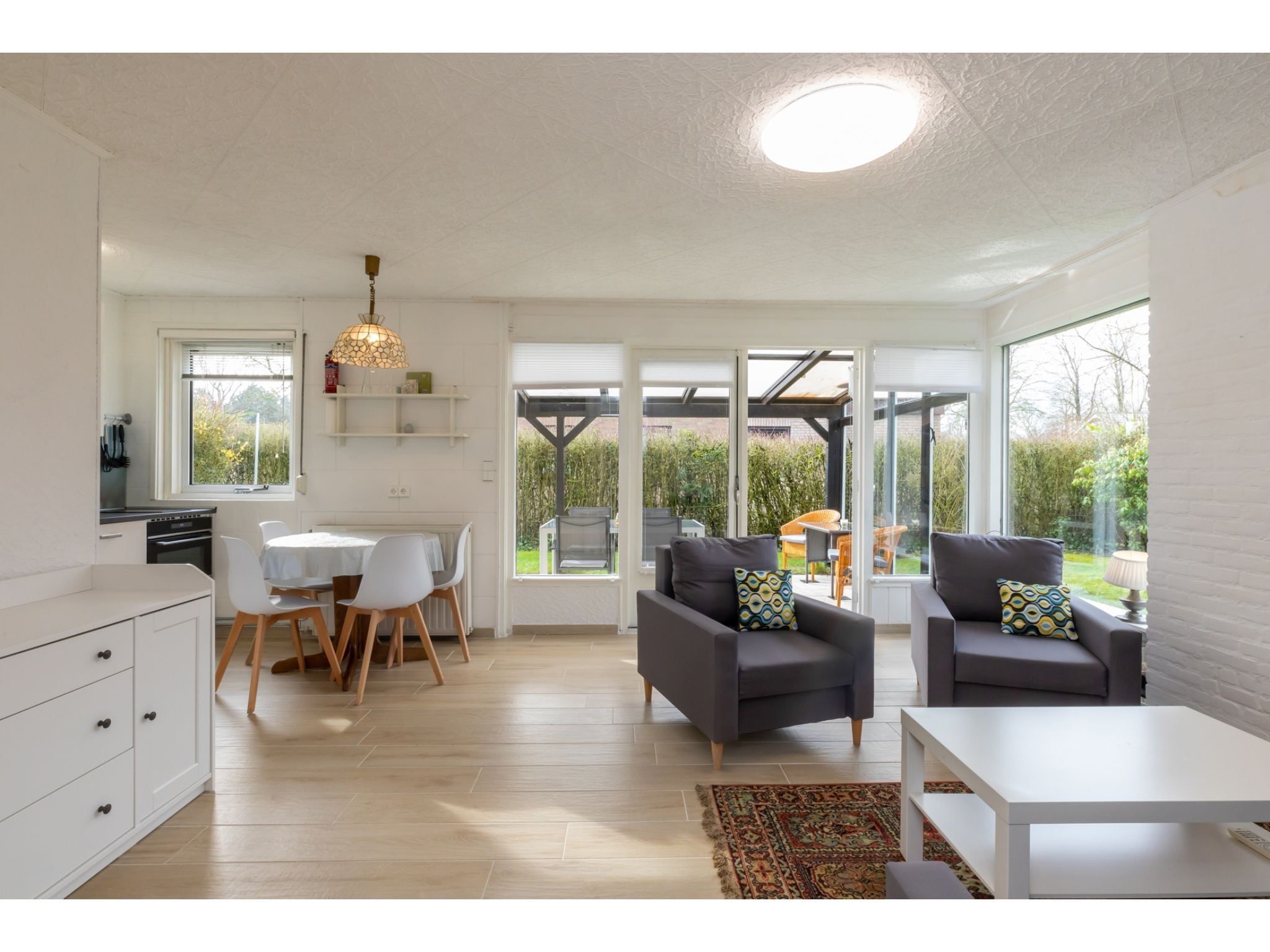 De woonkamer van Koekoesbloemwei 90 in Kortgene