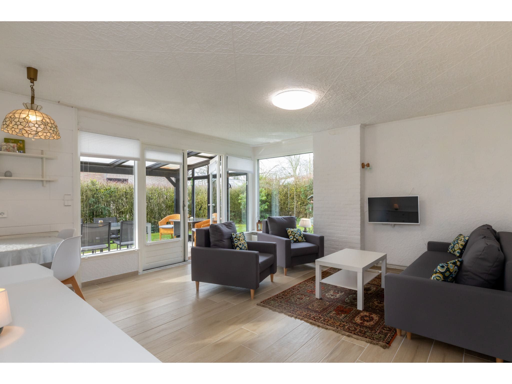 De woonkamer van Koekoesbloemwei 90 in Kortgene