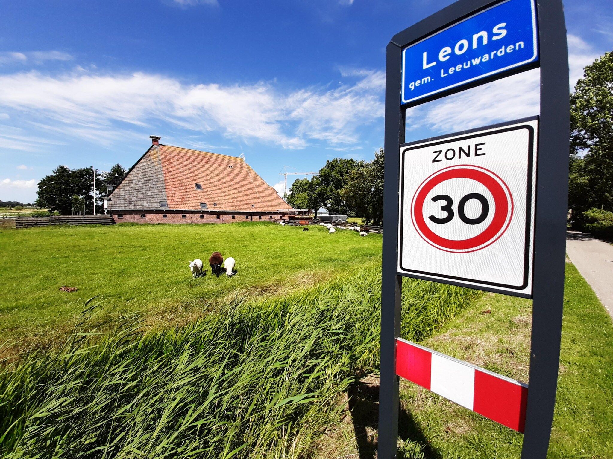 De omgeving van Friese Villa in Leons in Leons