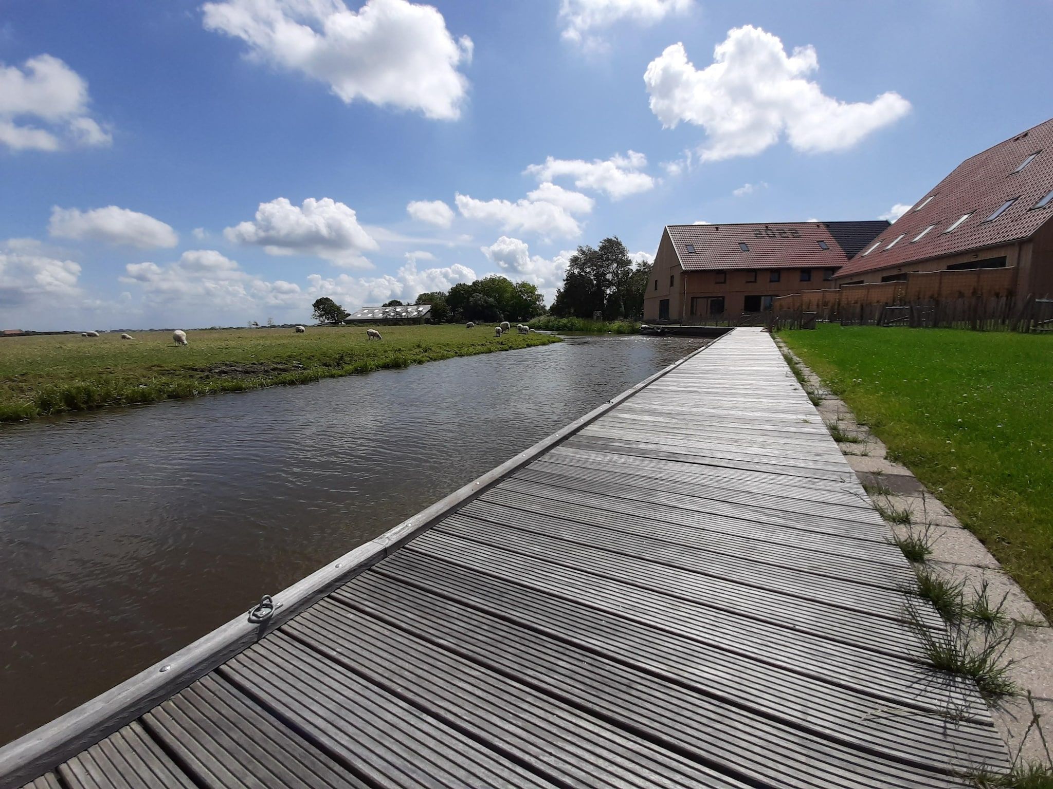De tuin van Friese Villa in Leons in Leons