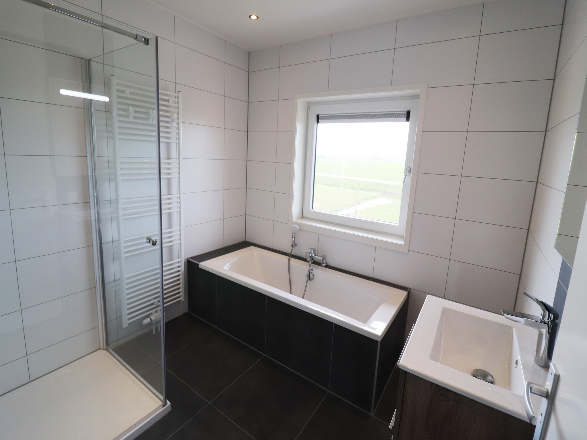 De badkamer van Friese Villa in Leons in Leons