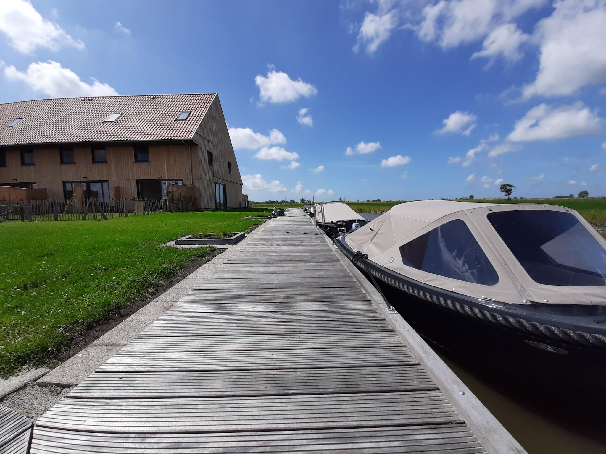 De tuin van Friese Villa in Leons in Leons
